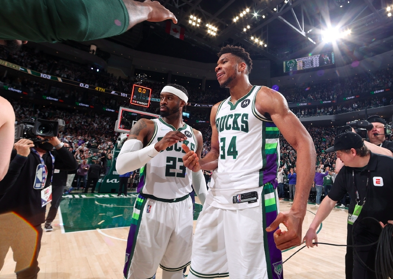 关于NBA常规赛赛程吃紧，瓦伦西亚今晚内部沟通，话题不断，轮换策略成焦点的信息