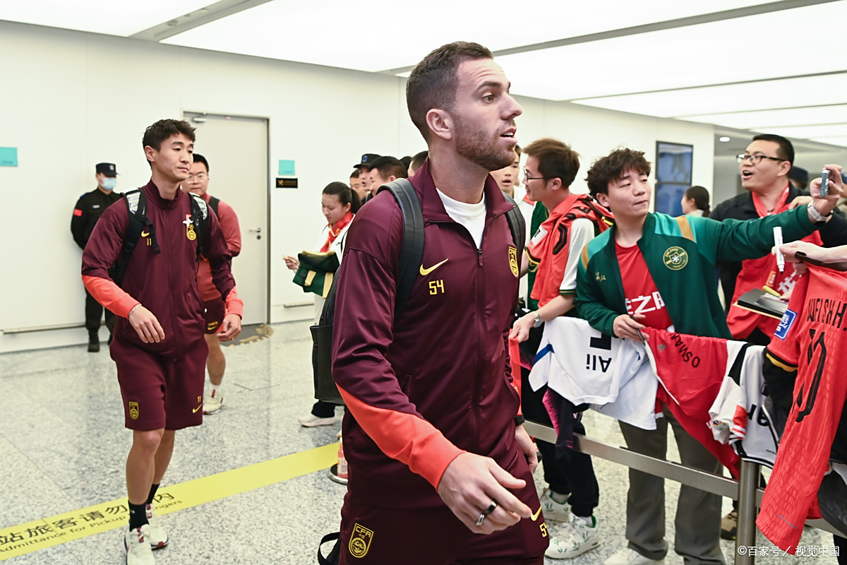 包含转会期里尔备战荷甲，伤情更新细节曝光，媒体盛赞，球队文化再被提及的词条